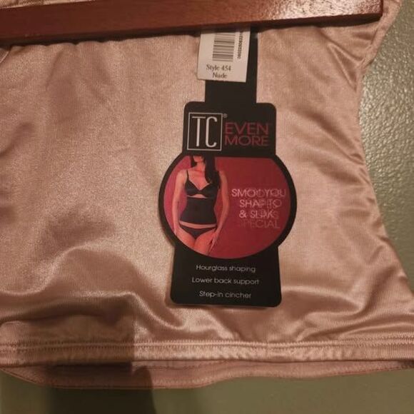 TC Even More Shapewear Size Medium - Picture 2 of 5